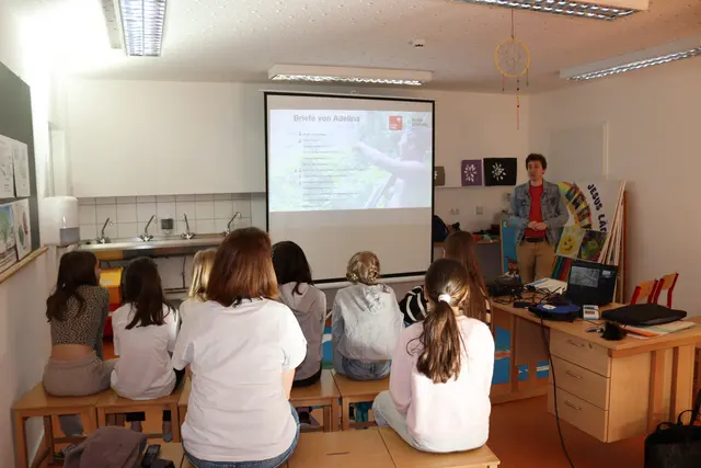 Stefan Speiser vom Klimabündnis Tirol betreute u.a. das Projekt, an dem die Volksschulen des Stanzertals sowie die Mittelschule St. Anton am Arlberg teilgenommen haben.  | Foto: Elisabeth Zangerl