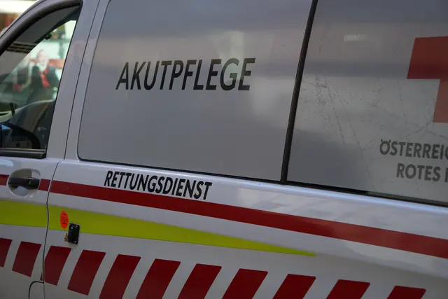 Einsatzfahrzeug der „Akutpflege Tirol“ im Großraum Innsbruck, das im Rahmen des neuen Pilotprojekts für medizinische und pflegerische Versorgung vor Ort eingesetzt wird. | Foto: MeinBezirk/SPRENGER