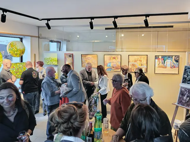 Volles Haus bei der Vernissage "Alpenblicke" in der ladengalerie lichtsinn | Foto: lichtsinn