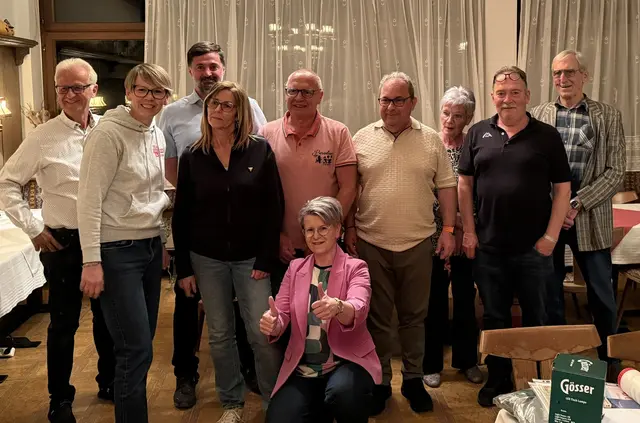 Edith Aigner triumphiert und schreibt Geschichte beim Schnapsturnier