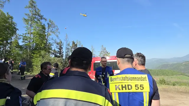 Auch zahlreiche Kräfte aus anderen Regionen unterstützen die Feuerwehren im Bezirk Graz-Umgebung. | Foto: Presseteam BFVRA / Konrad