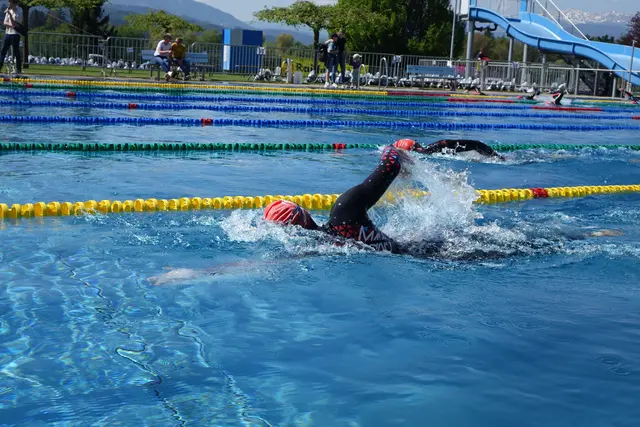 Zuerst werden Längen im Schwimmbad Knittelfeld absolviert. | Foto: MeinBezirk/Julia Gerold