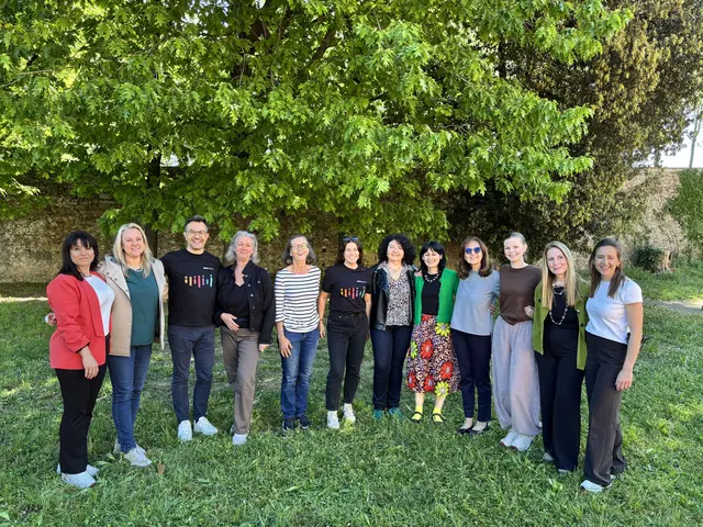 Direktorin Eva Kopp sowie weitere Lehrpersonen begleiteten die drei Klassen bei der Erasmus+-Reise. | Foto: Musikmittelschule Weiz