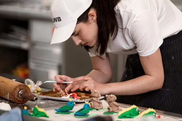 Die Nachwuchs-Konditoren zeigten hervorragende Leistungen und höchste Konzentration . | Foto: Andreas Biba