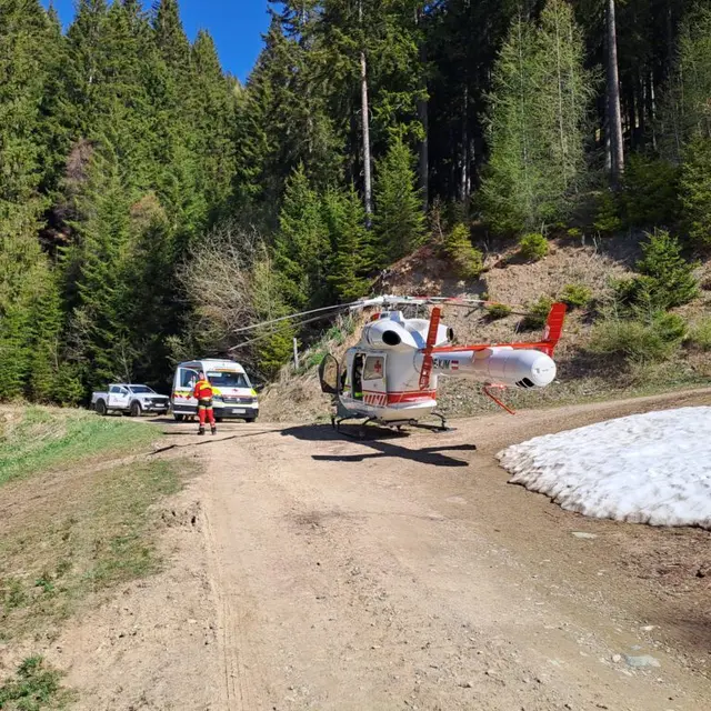 78-jähriger Jäger stürzt bei Hochstandbau, Bergrettung im Einsatz