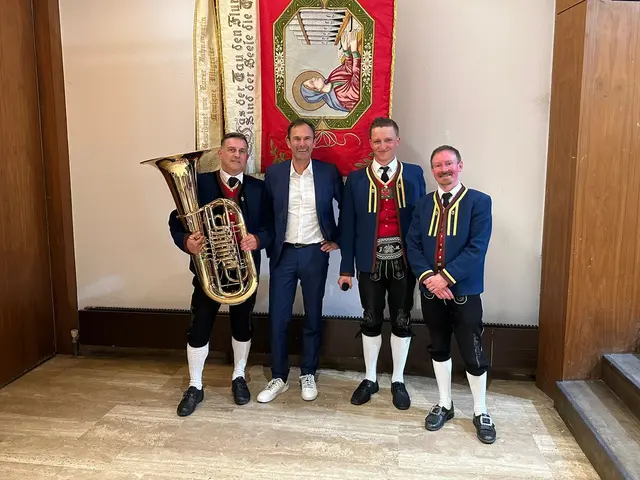 Instrumentenspende durch die Raika Wipptal - Stubaital Mitte