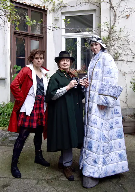 Die drei Darstellerinnen schlüpfen in verschiedene Rollen: Petra Staduan, Petra Strasser, Myriam Angela | Foto: Sara Bonk