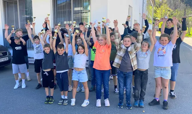 Die Schützenjugend beim Bat.- Jungschützenschießen in Oberndorf | Foto: Privat