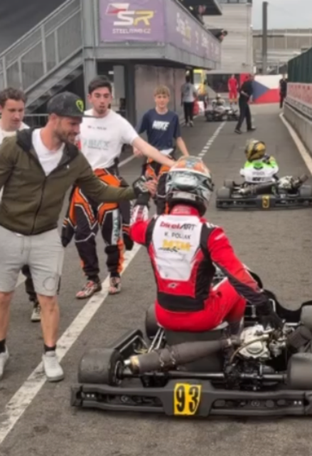 Kevin Pollak gibt alles. | Foto: MTM – Racing