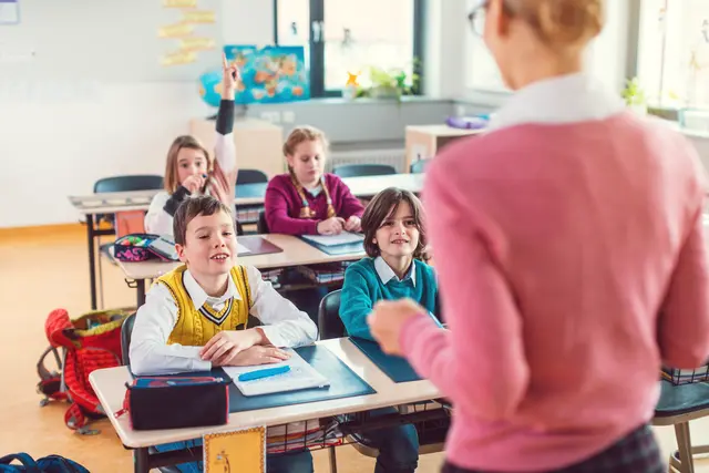 Für das Schuljahr 2026/27 schreibt die Steiermark in einer ersten von drei Phasen rund 420 Lehrerstellen aus.  | Foto: panthermedia_28464388