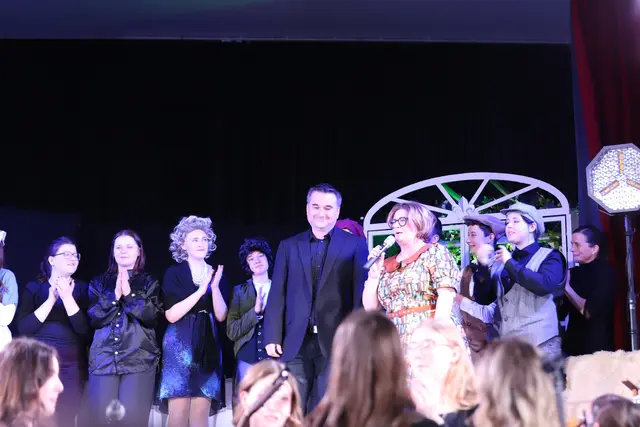 vlnr: Emma Gruber, Isabel Müller-Pötschacher, Verena Rettner, Anita Fahrner, Prof. Johannes Kornfeld, Prof. Margit Belloschitz, Quinn Kompasz, Elena Haiden, Prof. Linda Lorenz | Foto: Sta Christiana Frohsdorf