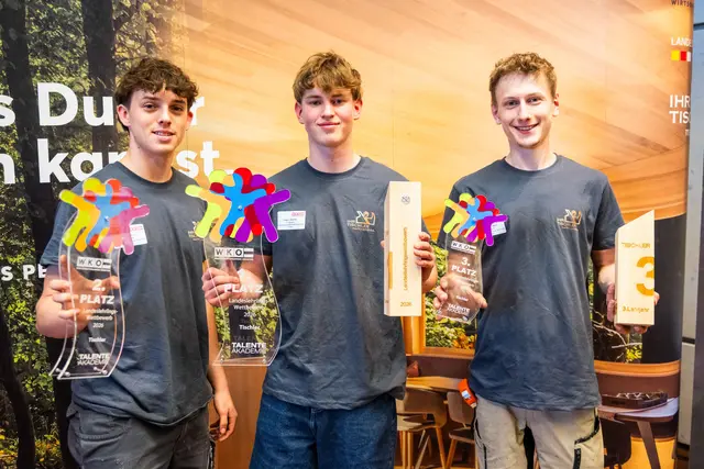 Die Sieger aus dem dritten Lehrjahr (v. l.): Emanuel Kriegl (2. Platz), Johannes Kogler (1. Platz) und Marcel Kothmaier (3. Platz) | Foto: WKK | PSB-Media