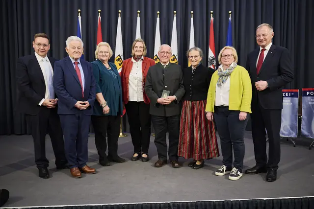 Verdienstzeichen für Ernst Scharschinger