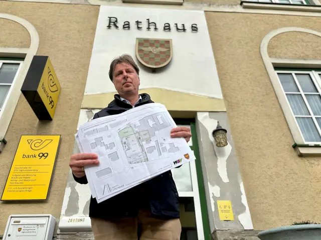 Bürgermeister Franz Göd (ÖVP) muss mit dem Baustart des Gemeindezentrums warten. | Foto: Markus Kahrer