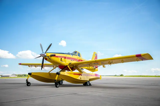 Starrflügler vom Typ Airtractor von “Aquarius aerial Firefighting” aus Luxemburg werden im Minutentakt bis zu 3.100 Liter Wasser direkt aus dem Traunsee aufnehmen, um die Brandherde aus der Luft zu bekämpfen.  | Foto: Aquarius Areial Firefighting