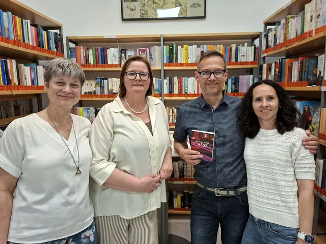 (v.l.) Elisabeth Mölzer, Ingrid Konstanzer, Autor Michael Hess und Lydia Edelmann | Foto: Gemeindebücherei Wimpassing