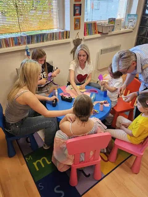 Der Autorin ist es wichtig, nicht nur Geschichten zu erzählen, sondern auch die Kreativität der Kinder zu fördern und gemeinsame Eltern-Kind-Zeit zu schaffen. | Foto: Iris Schachinger-Koller