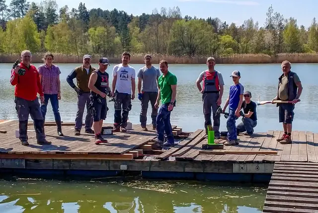 Insgesamt waren 14 freiwillige Helfer im Einsatz. | Foto: Gemeinde Langau