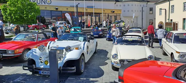 Viele Oldtimer fanden den Weg nach Brunn | Foto: R. Krickl