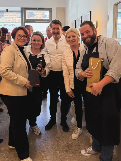 Wirtschaftskammer-Regionalstellenobfrau Tanja Stöckl, Nina Schreiner, Sascha und Martina Wurglits sowie Benny Schreiner | Foto: Schreiner