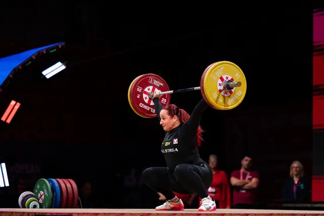 Sarah Fischer mit 100 kg Reißen | Foto: Georg Winter-ATG