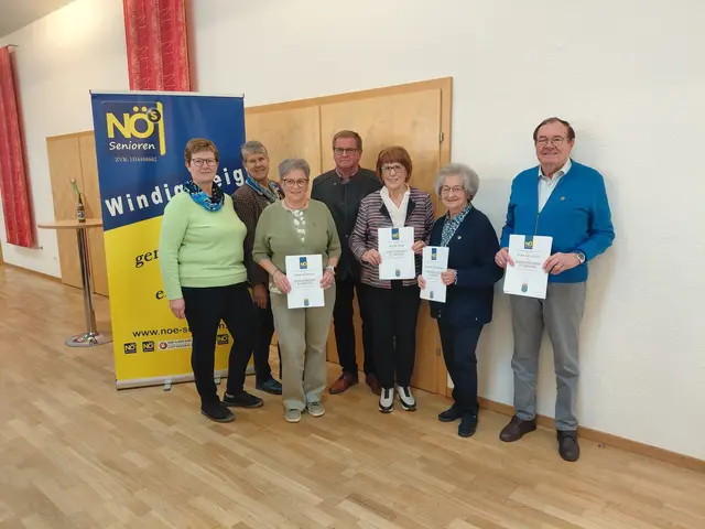Vizebürgermeisterin Maria Knoll, Ökonomierätin Luise Strobl, Herta Stocklasser, Karl Pfeiffer, Martha Kargl, Rosalinde Steinberger, Franz Litschauer.

  | Foto: privat