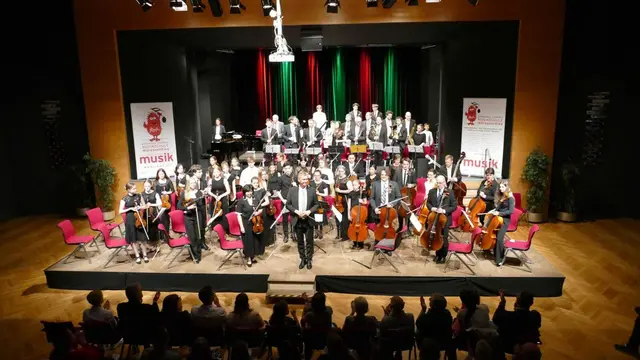Vor Kurzem spielte das Mürztaler Sinfonieorchester im ausverkauften Stadtsaal in Mürzzuschlag. | Foto: Maria Müller