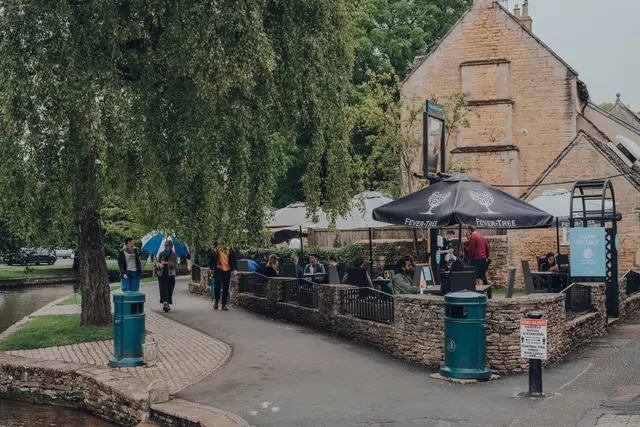 [Anzeige] Der Sommer im Gastgarten sorgt für Stimmung