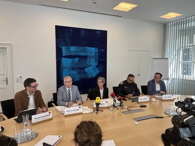 Die Behörde hat die Versammlung nicht untersagt, zahlreiche Sicherheitsmaßnahmen sind für den 30.5. nötig. | Foto: MeinBezirk