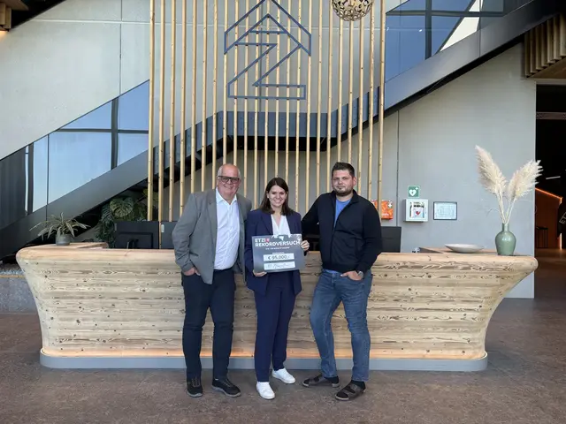 Maximilian Etzenberger, Stefanie Etzenberger, David Etzenberger (v.li.). | Foto: Etzi Group