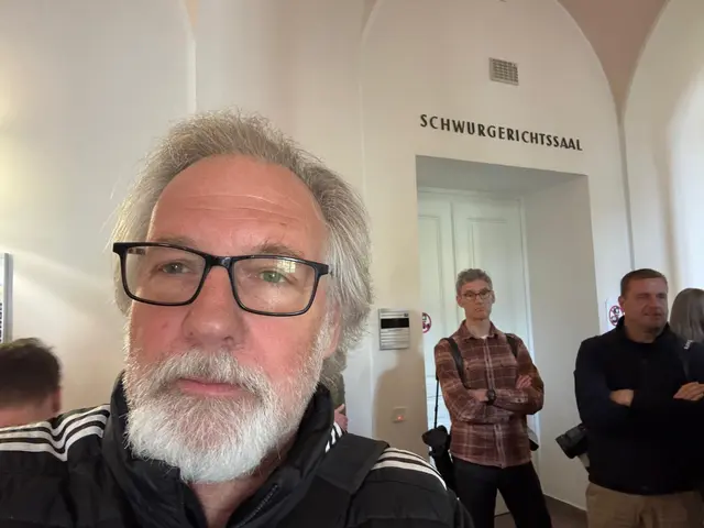 Kollege Peter Zezula berichtet direkt aus dem Gerichtssaal. | Foto: Peter Zezula