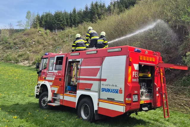 Die Feuerwehr stand am Dienstag im Einsatz.  | Foto: Thomas Zeiler/FF