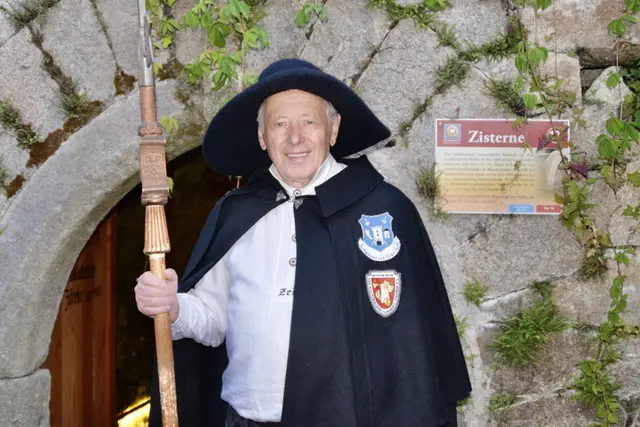 Ernest Zederbauer war als Nachtwächter in Weitra weit über die Stadtgrenzen hinaus bekannt. | Foto: Pilz