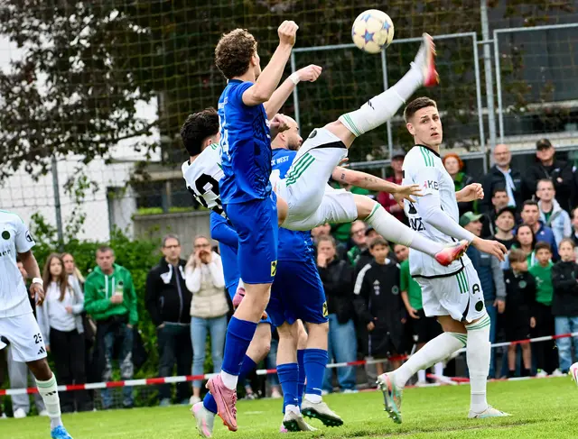 Dieser spektakuläre Fallrückzieher von Albin Krasniqi war einer der Höhepunkte der Partie. | Foto: Hassl