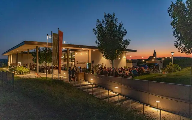 Im Veranstaltungszentrum „W4 – Wein | Genuss | Kultur“ in Röschitz sorgte ein gut besuchter Vortrag für großes Interesse. | Foto: Richard Stöger