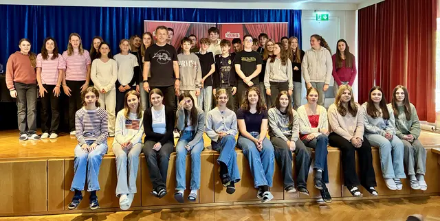 136 Schülerinnen und Schüler der 3. und 4. Klassen der Mary Ward Privatmittelschule Krems genossen das Jugendtheater. | Foto: Birgit Fischer, AKNÖ