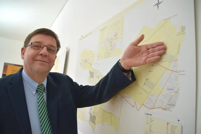 Hagenbrunns Bürgermeister Michael Oberschil: "Nach meinem Wissensstand betrifft das ausschließlich die Gemeinde Wien" | Foto: Sandra Schütz