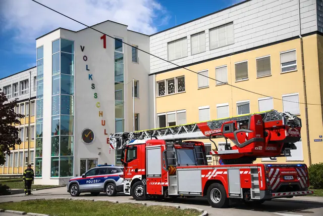 Am Mittwoch, 29. April, wurde Brandalarm in der Volksschule Marchtrenk ausgelöst. | Foto: laumat.at