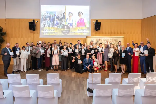 Alle Preisträger beim Goldenen Flipchart 2025 in Wien  | Foto: Philipp Greindl