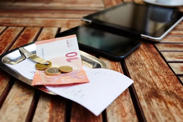 Nur Bares ist Wahres – hierzulande trifft dieses Sprichwort besonders zu. Denn: Bargeld bleibt für viele Menschen in Österreich nach wie vor unverzichtbar. (Symbolbild) | Foto: GaudiLab/Smarterpix