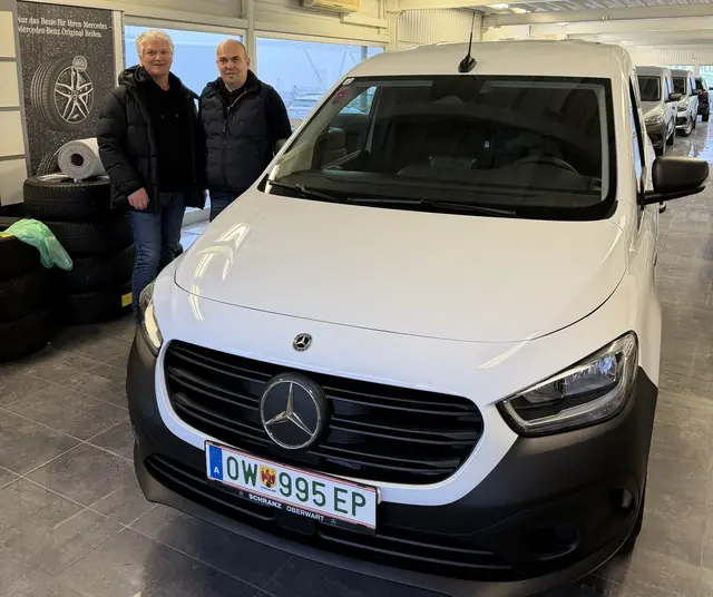 Ein neues Gemeindefahrzeug wurde angeschafft - Markt Neuhodis setzt auf E-Mobilität. | Foto: Gemeinde Markt Neuhodis