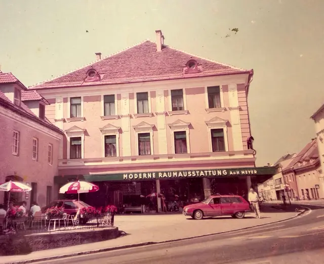 Ein Foto aus den Anfangszeiten im Jahr 1926. | Foto: Aus dem Archiv der Anton Meyer Raumausstattung GmbH