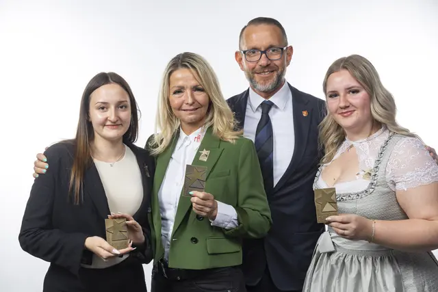 Auch Graz-Umgebungs WKO-Regionalstellenleiter Stefan Helmreich gratulierte allen Ausgezeichneten. | Foto: Foto Fischer