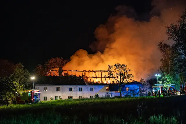 Der Wirtschaftstrakt des Vierkanters wurde durch den Brand völlig zerstört. | Foto: fotokerschi.at/Simon Brandstätter