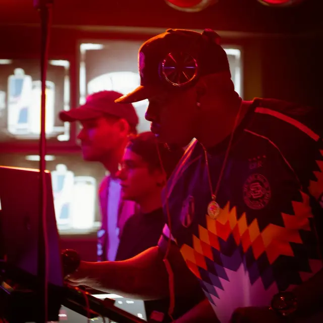 Whine n Kotch starte mit DJ Limbo und DJ Dhami im Welser Wildwechsel voll durch. | Foto: Marmazing Productions/Leitner