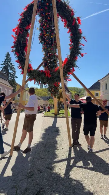 Maibaum in Klam. Eine Initiative der Landjugend Klam mit Feuerwehr und Musik. | Foto: Landjugend Klam