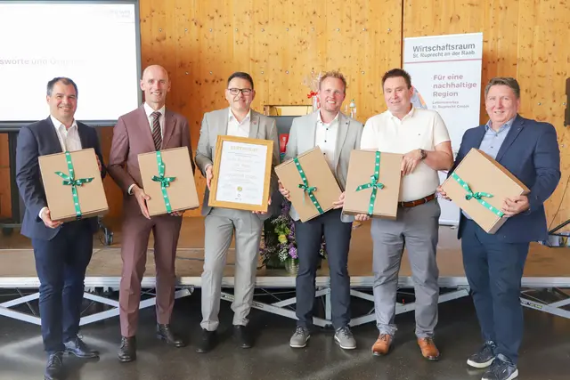 v.l.: Mag. Michael Schickhofer (SFG), Landesrat DI Willibald Ehrenhöfer, Bürgermeister DI Franz Nöhrer, Christian Kerschenbauer (Siemens Energy), Johannes Matzhold (Johannes Matzhold GmbH) und Roman Lampeter (Rondo Ganahl AG) | Foto: Iris Bloder