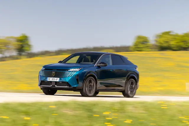 Der neue neuer Peugeot E-3008 im Test
