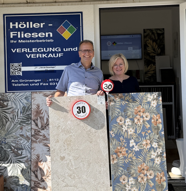 Zum runden Jubiläum wird beim Meisterbetrieb Höller-Fliesen gefeiert – und Dank ausgesprochen. | Foto: Fliesen-Höller