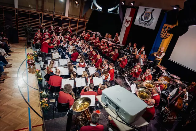 Kapellmeister Peter Kostner wählte qualitativ hochwertige und herausfordernde Literatur aus. | Foto: Kary Wihelm